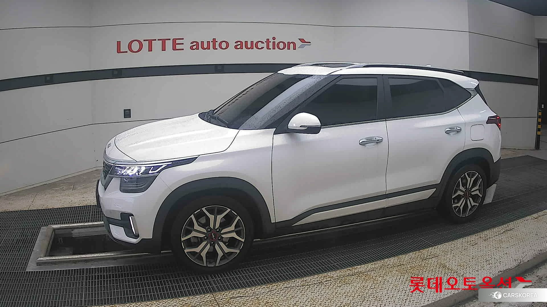 Kia Seltos 2022 Snow White Pearl из Кореи, фото 3