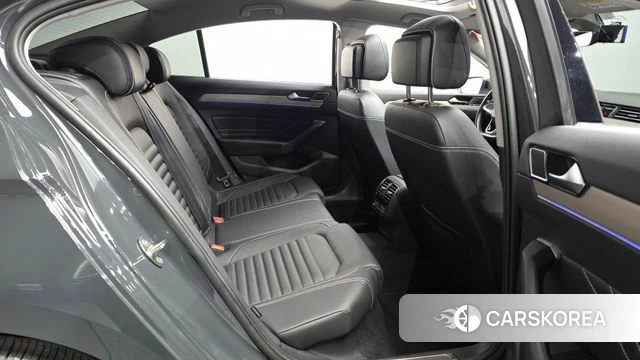 Volkswagen Passat GT (B8) 2021 Серый из Кореи, фото 3
