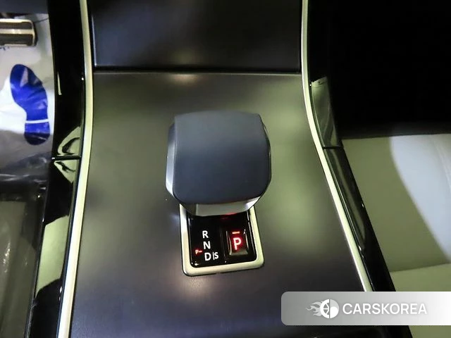 Land Rover Range Rover Velar 2025 Белый из Кореи, фото 3