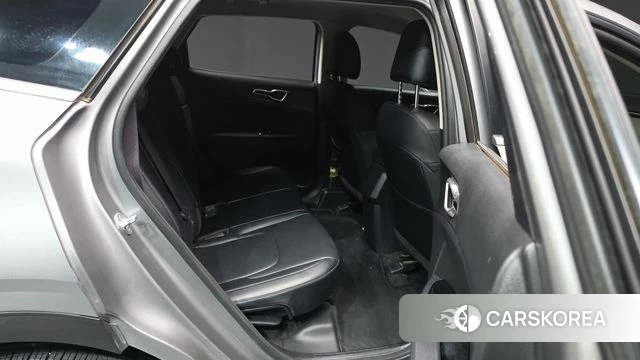 Kia Sportage 5th Generation 2023 Серебристо-серый из Кореи, фото 3