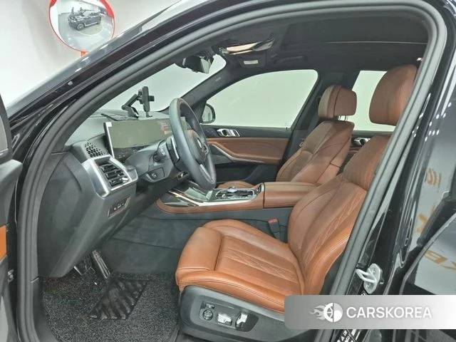 BMW X7 (G07) 2025 Черный из Кореи, фото 3