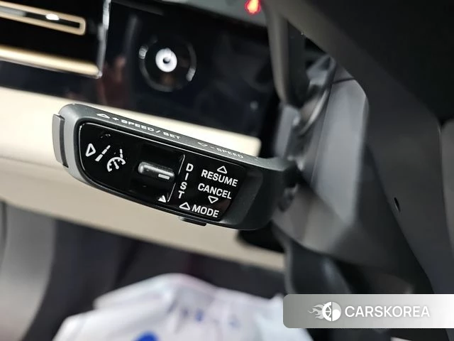 Porsche Taycan 2023 Светло-серебряный цвет из Кореи, фото 3