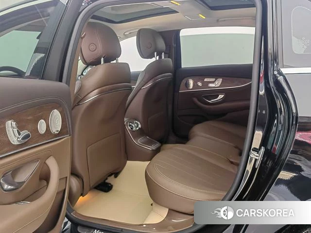 Mercedes-Benz E-Class 2022 Черный из Китая, фото 3