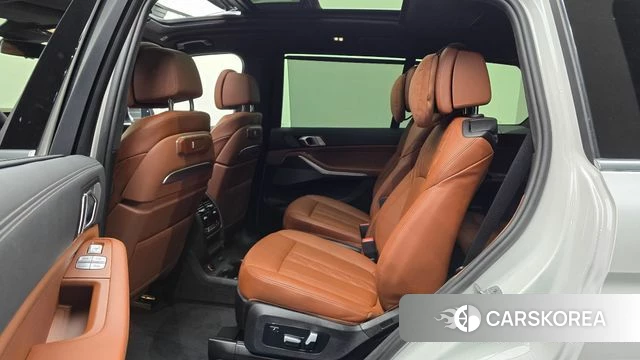 BMW X7 (G07) 2024 Белый из Кореи, фото 3