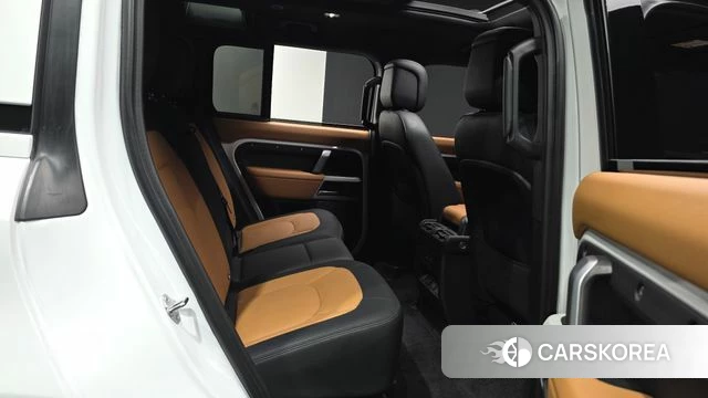 Land Rover Defender (L663) 2024 Белый из Кореи, фото 3