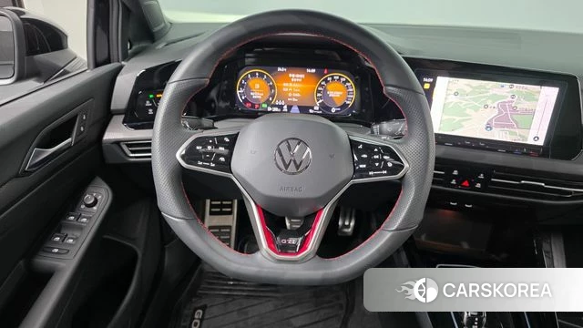 Volkswagen Golf 8th Generation 2024 Черный из Кореи, фото 3
