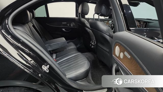Mercedes-Benz E-Class W213 2022 Черный из Кореи, фото 3