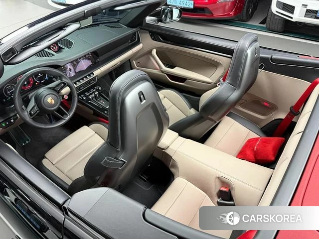 Porsche 911(992) id 4921104 из Кореи 3