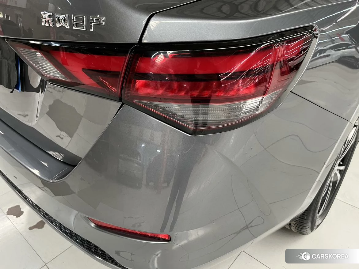 Nissan Sylphy 2021 Темно-серый из Китая, фото 3