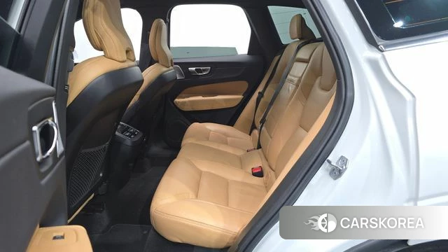 Volvo XC60 second Generation 2021 Белый из Кореи, фото 3