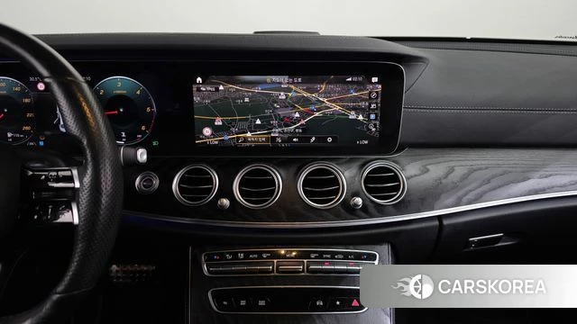 Mercedes-Benz E-Class W213 2021 Серебряный из Кореи, фото 4