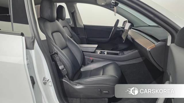 Tesla Model Y 2022 Белый из Кореи, фото 3