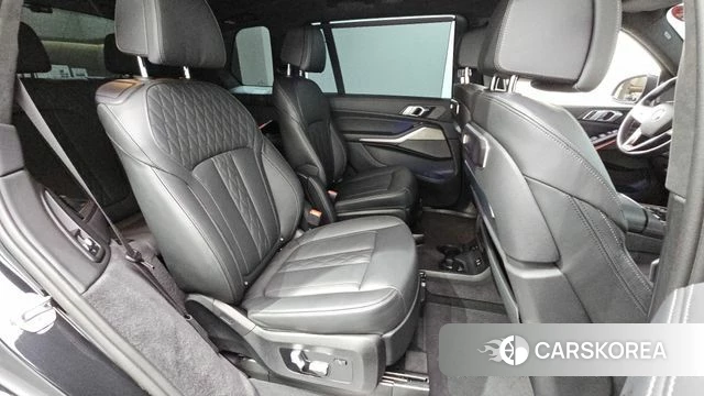 BMW X7 (G07) 2024 Черный из Кореи, фото 4