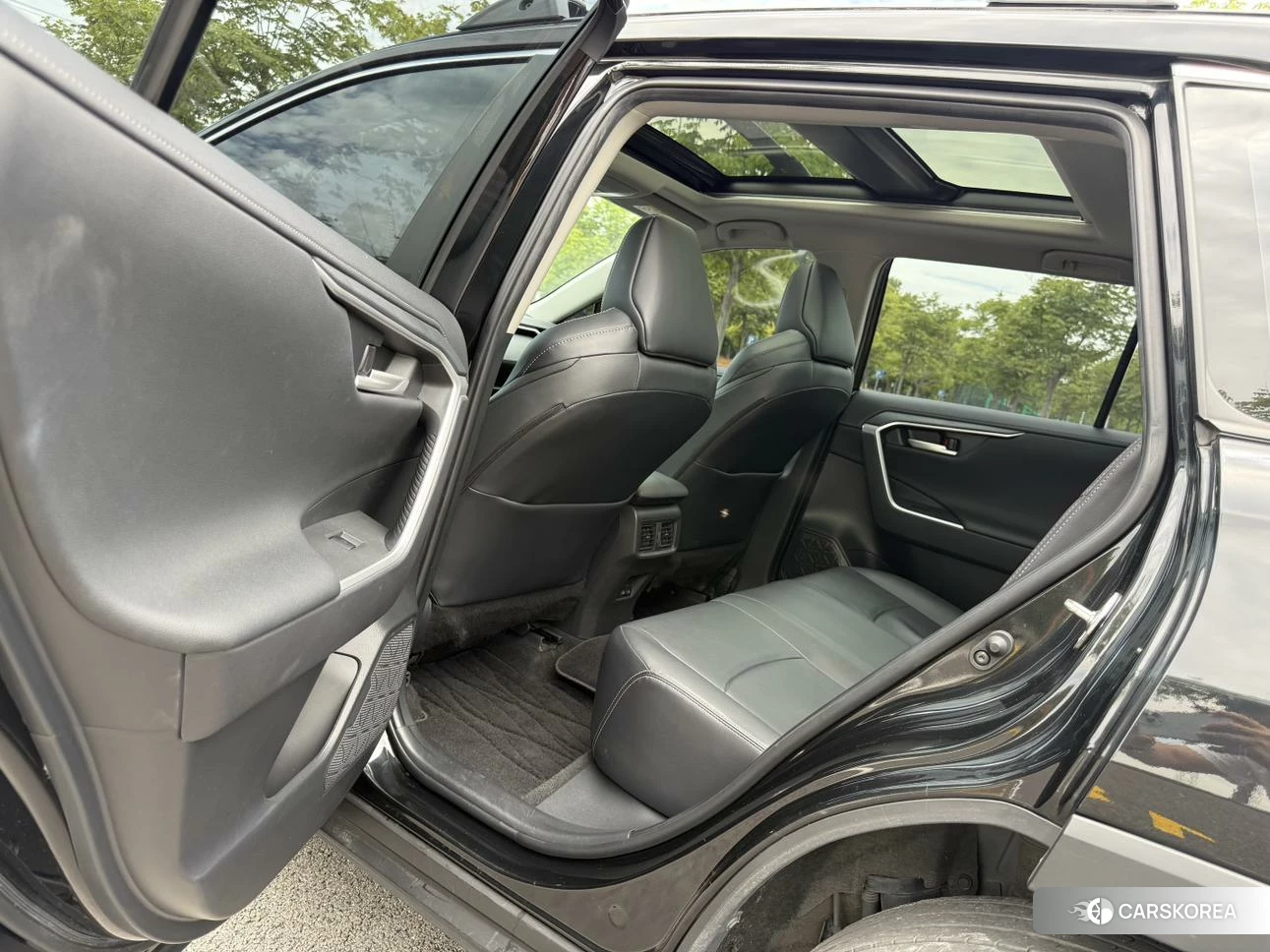 Toyota Wildlander 2023 Черный из Китая, фото 3