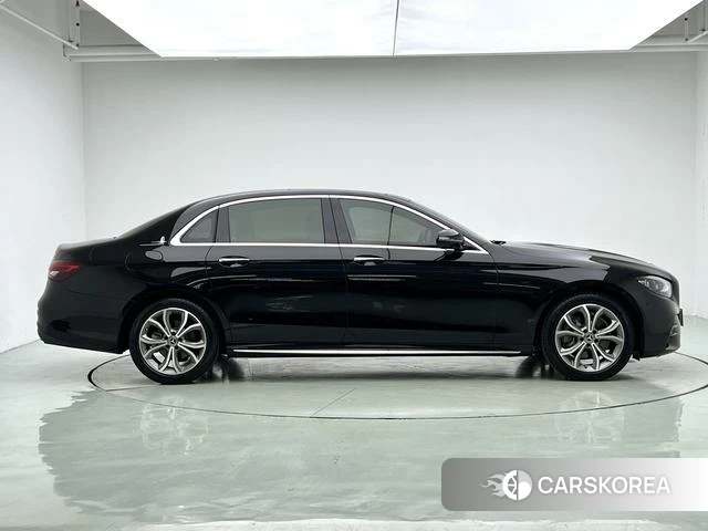 Mercedes-Benz E-Class 2021 Черный из Китая, фото 3
