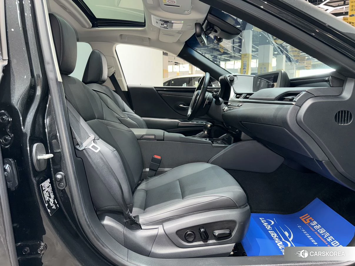 Lexus ES 2019 Черный из Китая, фото 3