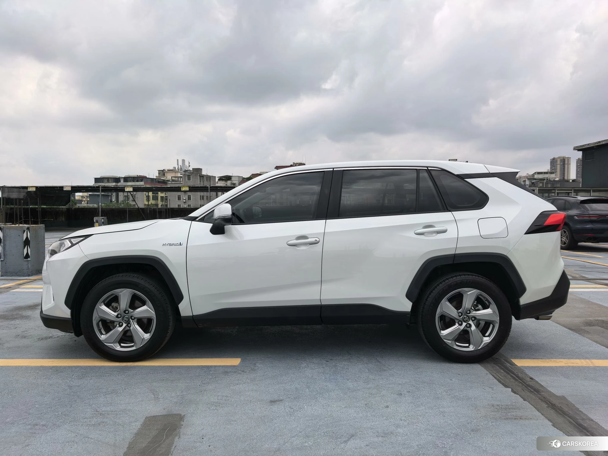 Toyota RAV4 2022 Белый из Китая, фото 3