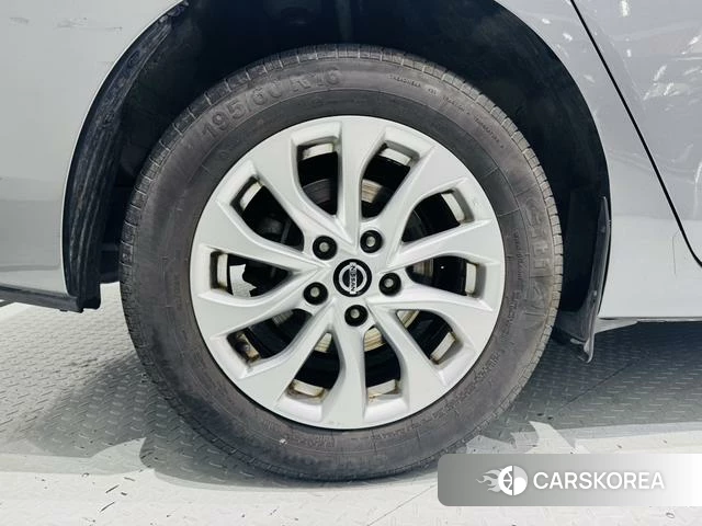 Nissan Sylphy 2021 Темно-серый из Китая, фото 3