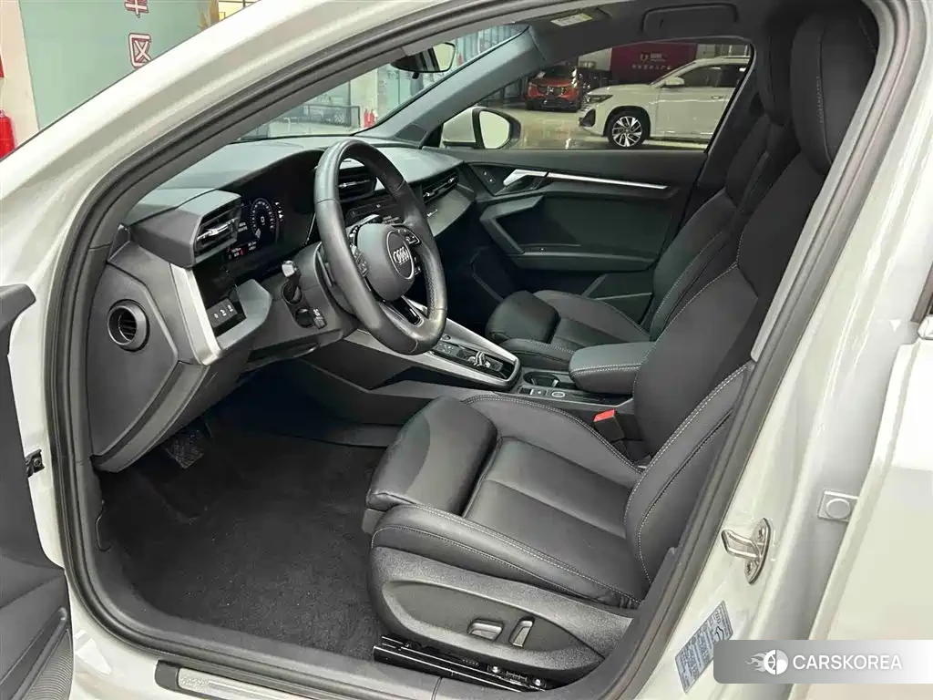 Audi A3 2023 Белый из Китая, фото 3