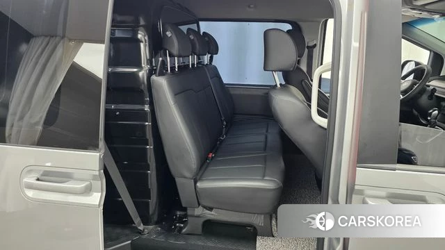 Hyundai Staria 2023 Серебряный из Кореи, фото 3