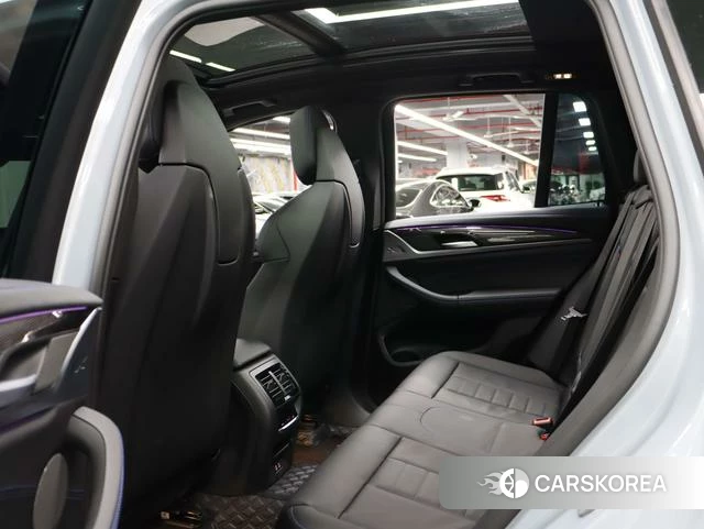 BMW X3 2025 Серебристо-серый из Китая, фото 3