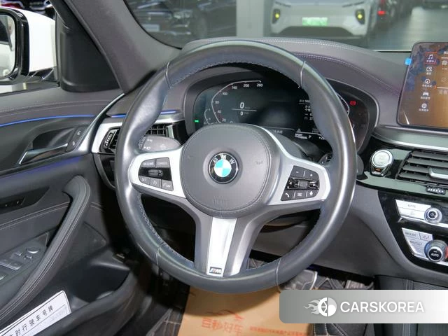 BMW 5 series 2021 Белый из Китая, фото 3