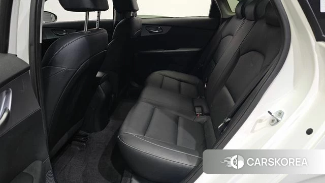Kia The New K3 2nd generation 2021 Белый из Кореи, фото 3