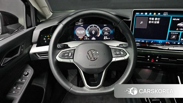 Volkswagen Golf 8th Generation 2025 Черный из Кореи, фото 3