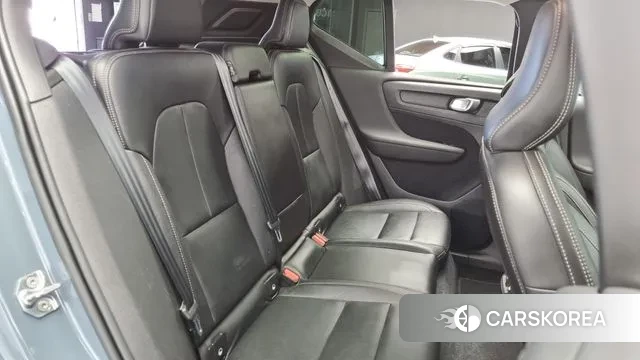 Volvo XC40 2020 Светло-серебряный цвет из Кореи, фото 3