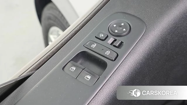 Hyundai Staria 2023 Серебряный из Кореи, фото 3