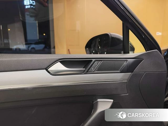 Volkswagen Magotan 2021 Черный из Китая, фото 3