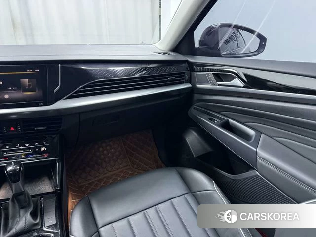 Volkswagen Passat 2023 Черный из Китая, фото 3