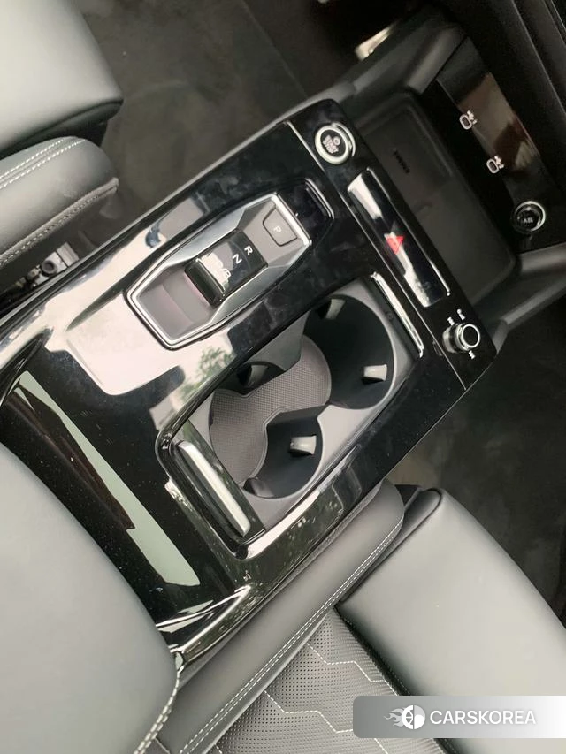 Audi Q6L 2026 Белый из Китая, фото 3