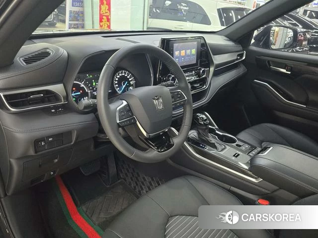 Toyota Crown 2024 Черный из Китая, фото 3