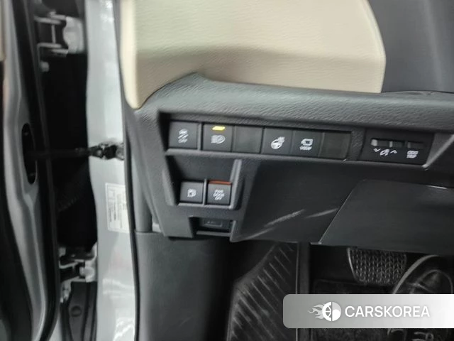 Toyota Sienna 4th Generation 2025 Серебряный из Кореи, фото 3