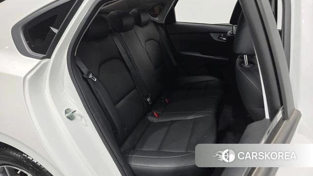 Kia The New K3 2nd generation 2021 Белый из Кореи, фото 3