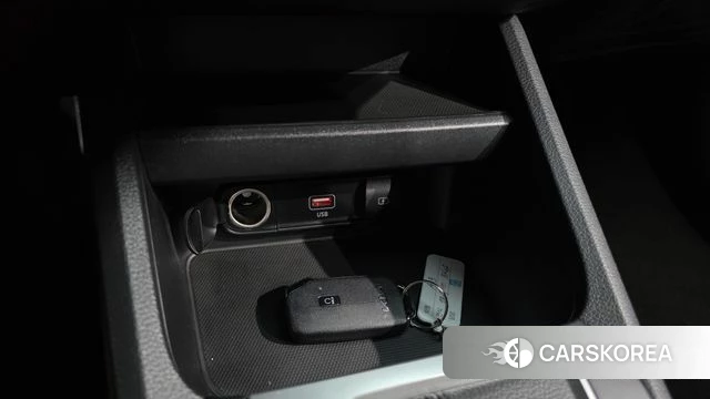 Kia The New K3 2nd generation 2023 Белый из Кореи, фото 3