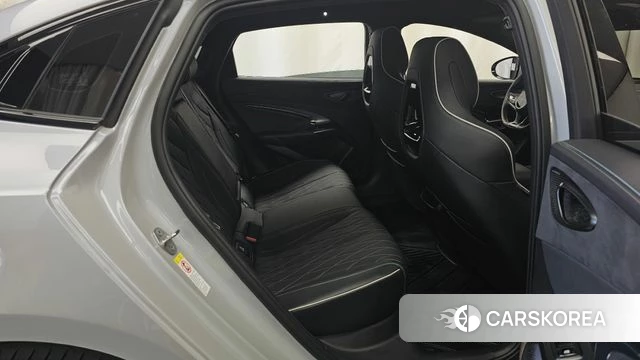 BYD Seal 2025 Серебристо-серый из Кореи, фото 3