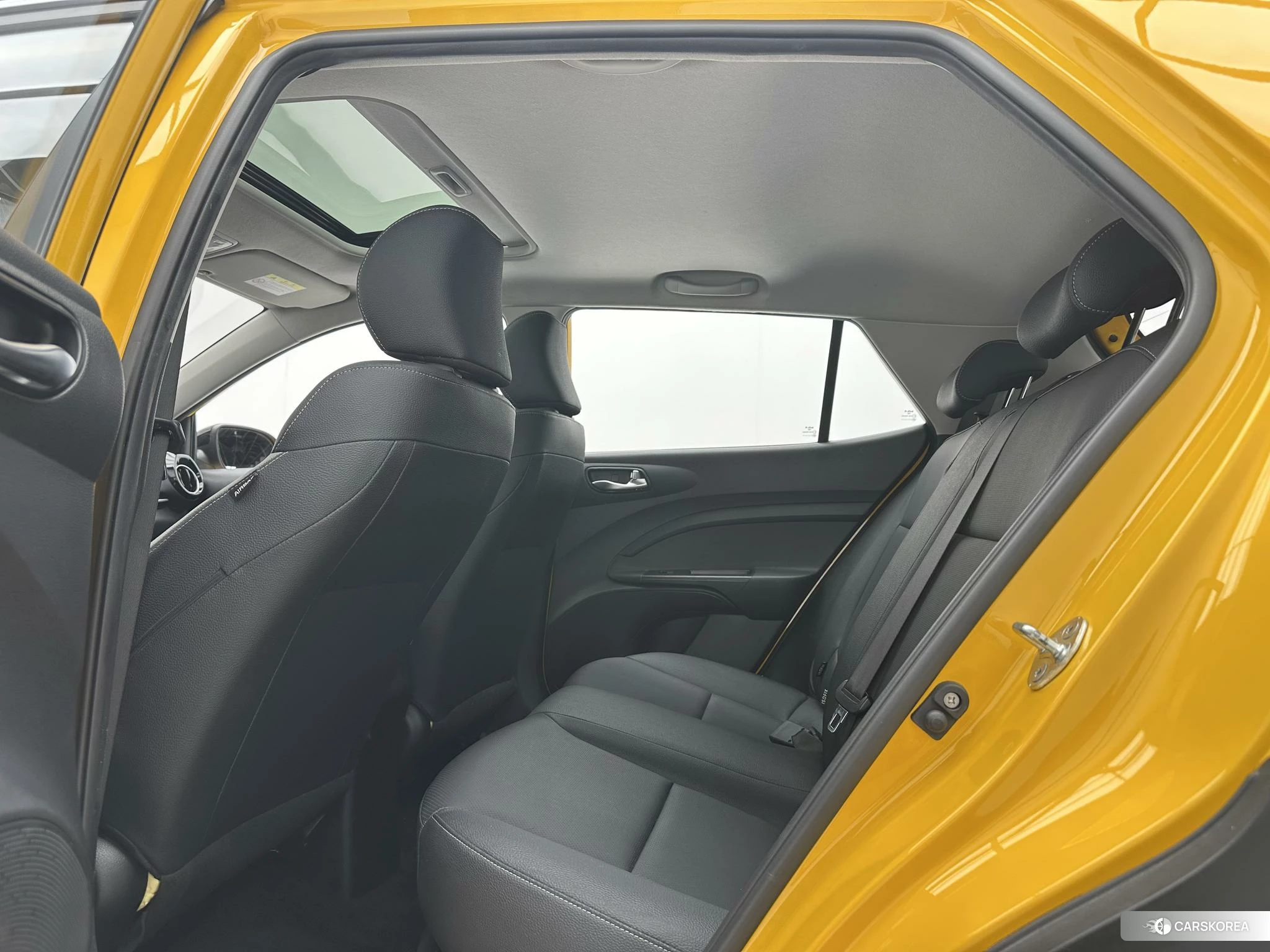 Kia KX1 2021 Желтый из Китая, фото 3