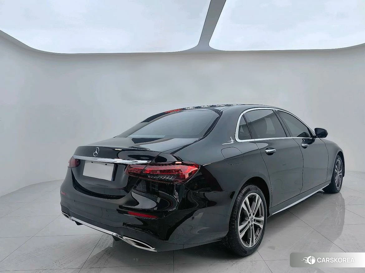 Mercedes-Benz E-Class 2021 Черный из Китая, фото 3