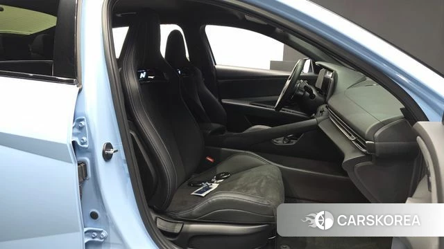 Hyundai The New Avante (CN7) 2025 Светло-серебряный цвет из Кореи, фото 3
