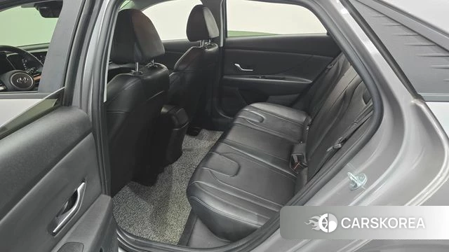 Hyundai Avante (CN7) 2021 Серебристо-серый из Кореи, фото 3