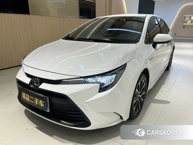 Toyota Levin 2023 Белый из Китая, фото 3