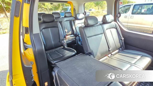 Hyundai Staria 2021 Желтый из Кореи, фото 3
