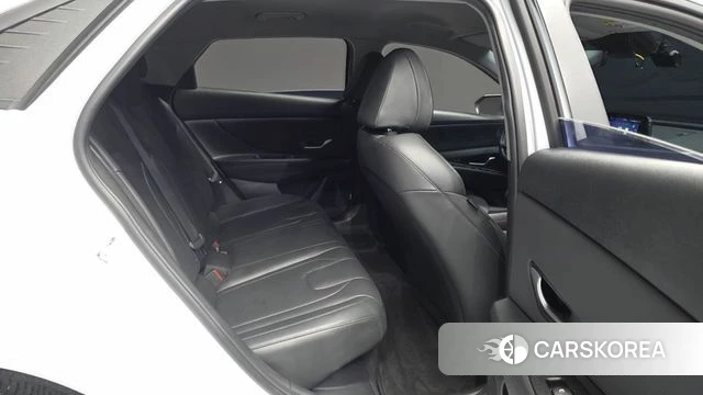Hyundai The New Avante Hybrid (CN7) 2023 Белый из Кореи, фото 3