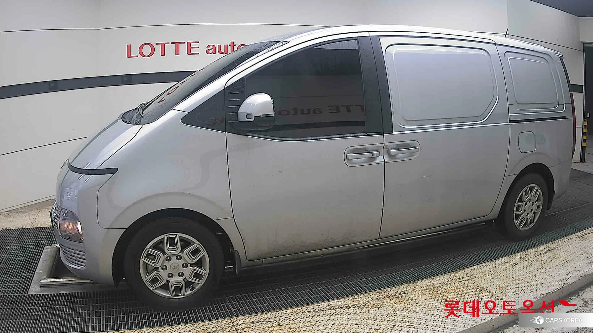 Hyundai Staria 2023 Другое из Кореи, фото 3