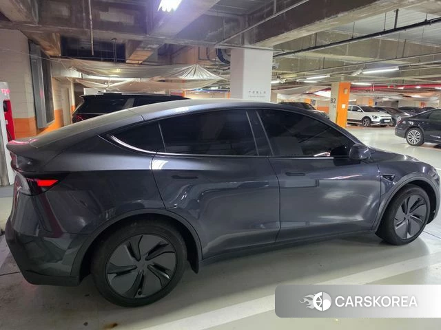 Tesla Model Y 2026 Серый из Кореи, фото 3