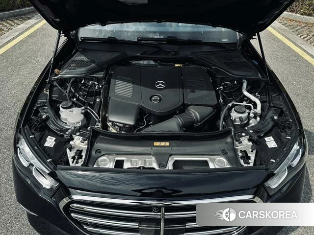 Mercedes-Benz E-Class 2025 Черный из Китая, фото 3