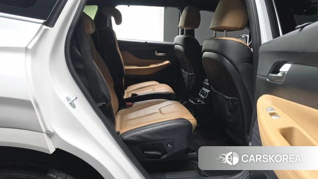 Hyundai The New Santa Fe 2023 Белый из Кореи, фото 3
