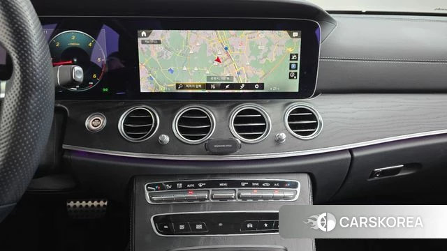 Mercedes-Benz E-Class W213 2022 Белый из Кореи, фото 3